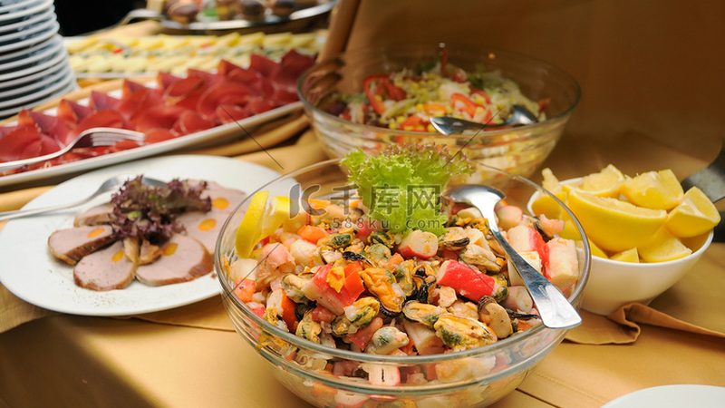 冷冻食品批发清单：揭秘小型超市选品的秘密**