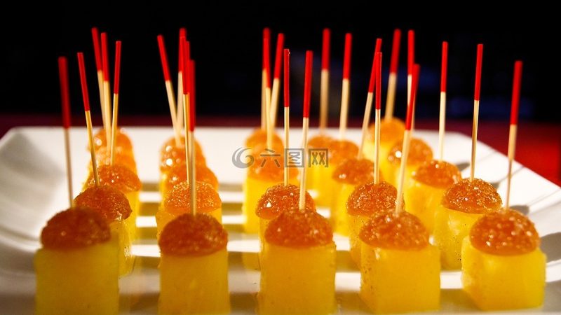 儿童膨化食品的安全标准高于普通膨化食品，主要关注以下几个方面：